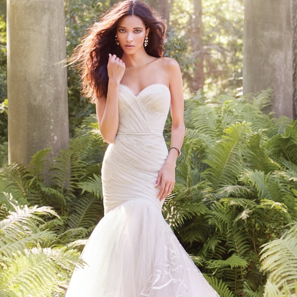 Hjelm designer wedding dress